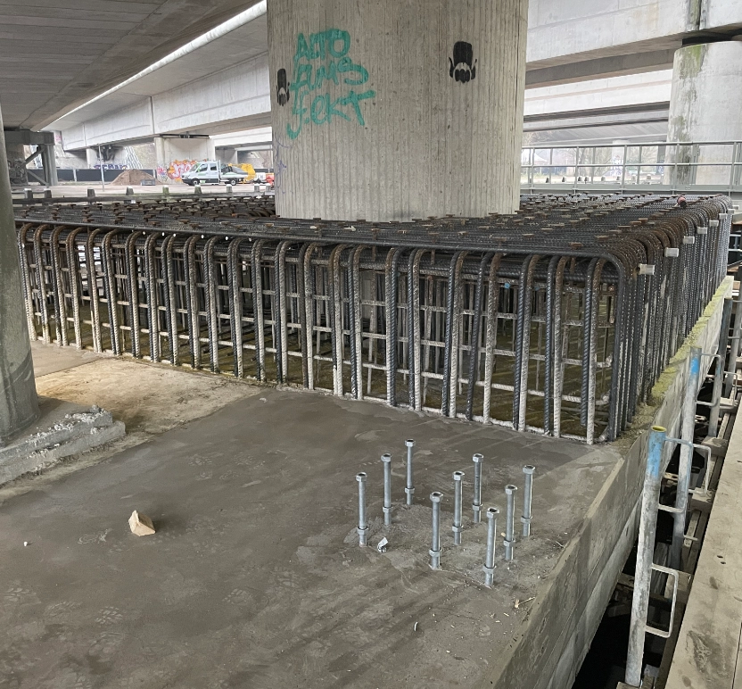 Vernieuwing en vijzelen Rozenoordviaduct